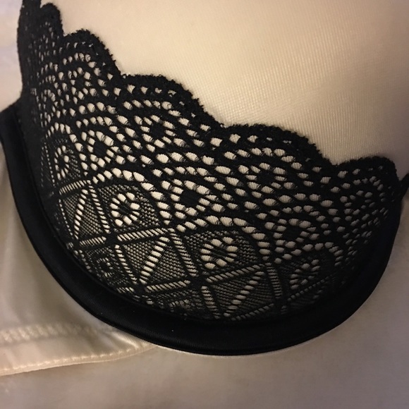 36D White & Black Lace Underwire Bra - Picture 4 of 4